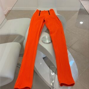 Bright Orange Ribbed Pants Stretchy Small Size Leggings ❤️❤️